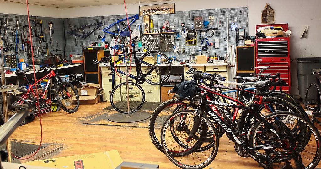 bicycle repair center